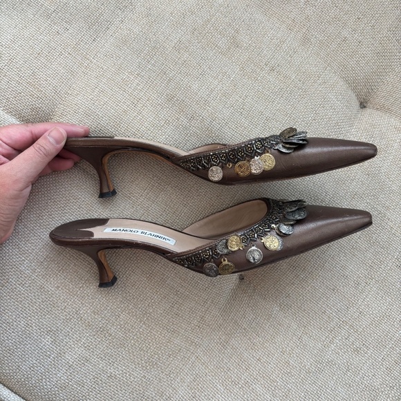 Manolo Blahnik 2000s Silver & Gold Coin Brown Leather Mule Heels - Picture 10 of 13